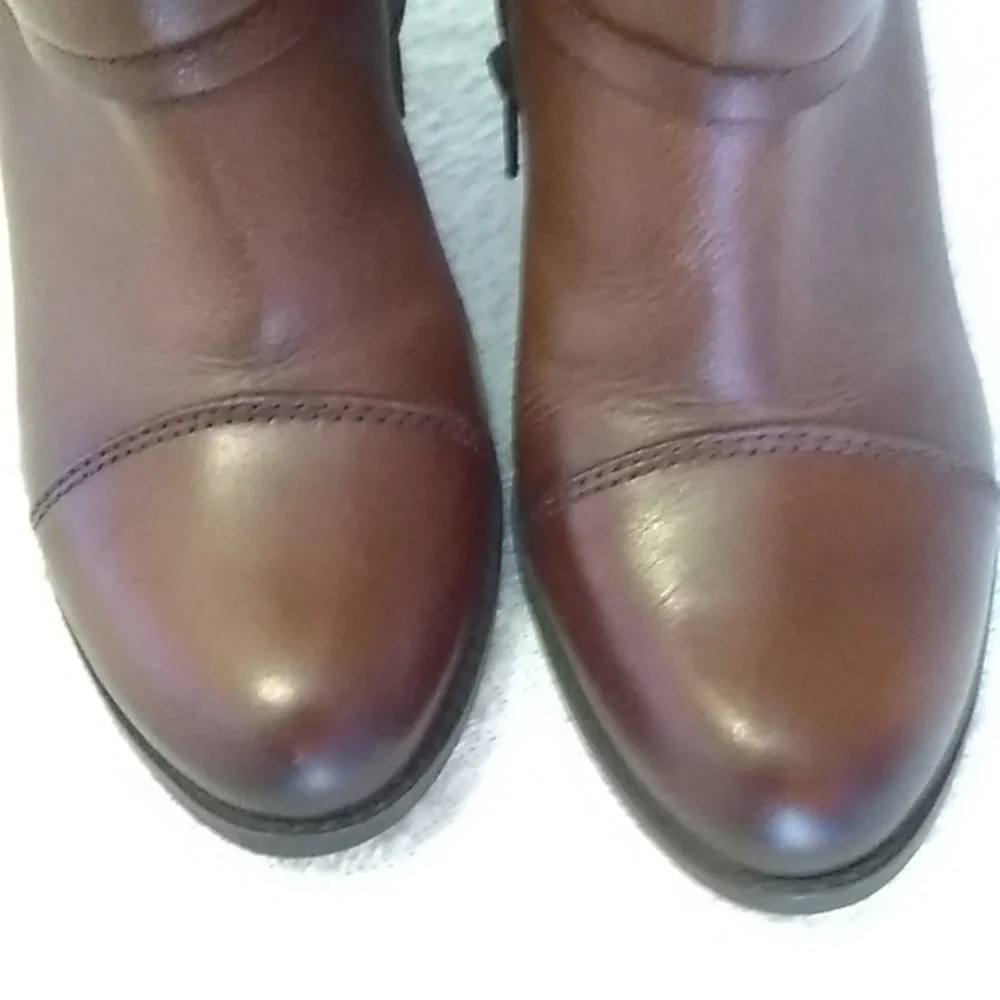 Boots - Picture 4 of 7